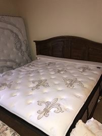 PILLOW-TOP KING SIZE MATTRESS
KING SIZE WOODEN BED-FRAME