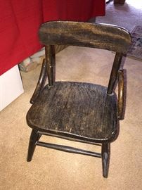 ANTIQUE WOODEN BABY CHAIR