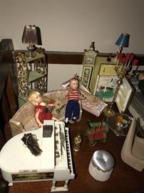 VINTAGE IDEAL DOLLHOUSE FURNITURE