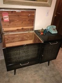 MCM TRUNK CABINET