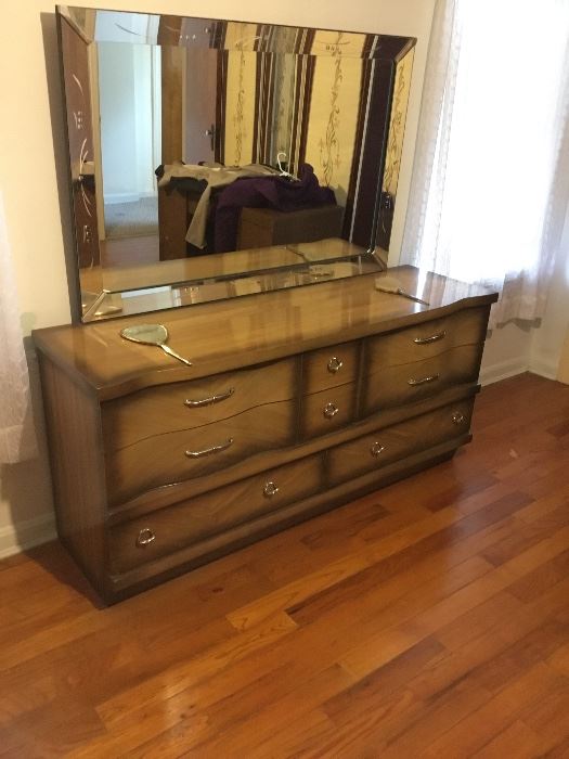 Dresser and Mirror Stand 