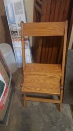 set of 8 wooden chairs