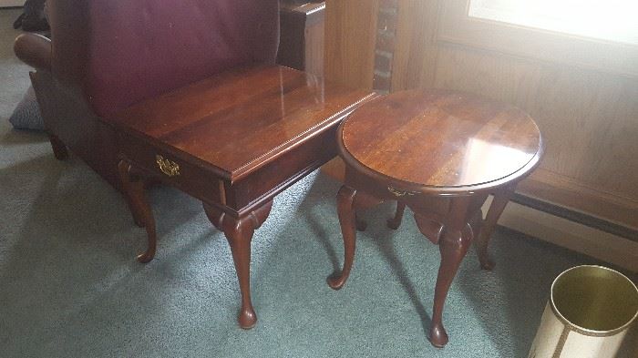 2 End Table Matching Set