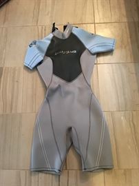 Body glove wet suit