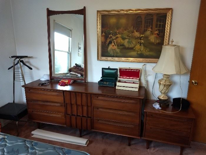 VETERAN ESTATE SALE MCM Full Downey Sale starts on 3/16/2018