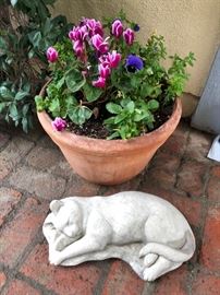 Cat garden statue 
