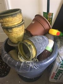 Gardening supplies & pots 