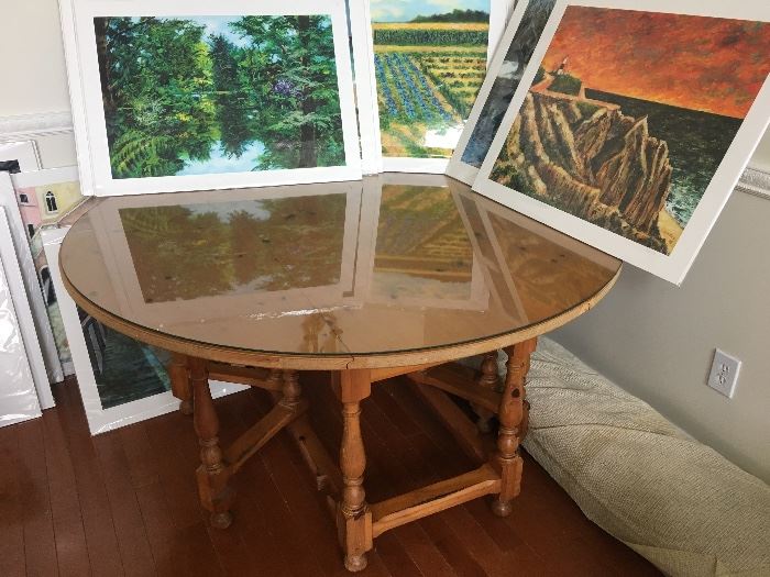 Beautiful gate - leg table