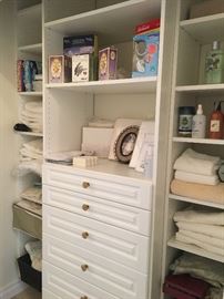 Linens & toiletries 