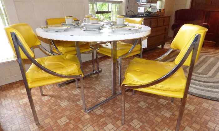 1970's Modern breakfast table & 4 chairs