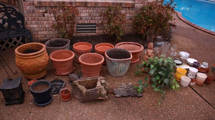 Assorted clay plant pots