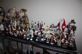 Lots of Santas!