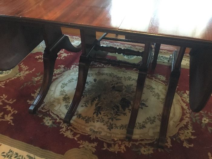 Double pedestal with two leaves Mahogany dining table, Basset furnitures. 
