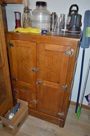 OAK ICE BOX