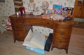 Serpentine front desk