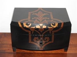 Jewelry box