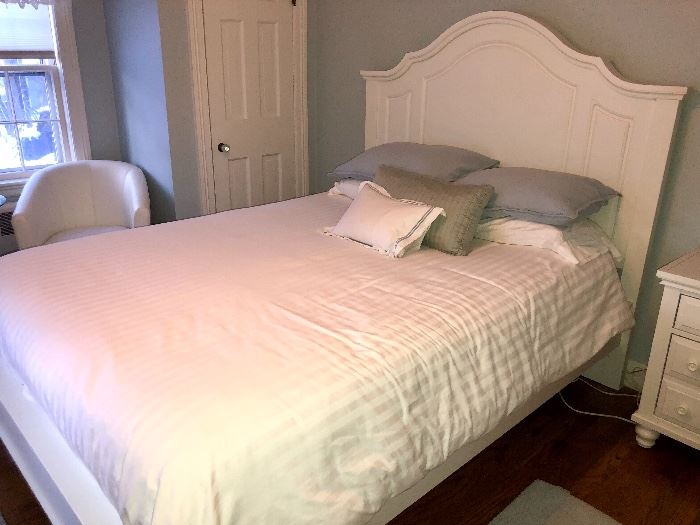 White Queen Panel Bed - mattress not included. Lovely set has three pieces; bed, side table and dresser.