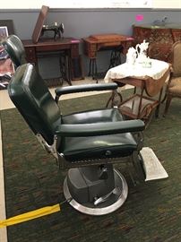 Old Barber Medical Chair fully functional, all original.