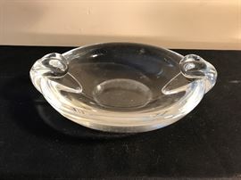 SIGNED STUEBEN CRIMPED HANDLED ASHTRAY