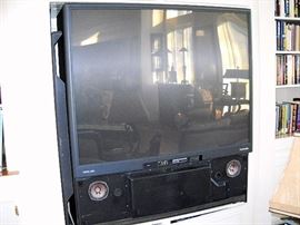 TOSHIBA CINEMA SERIES TV
