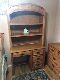 4 Piece Queen Bed Set