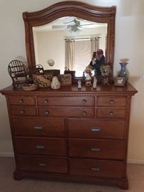 Beautiful Dresser with Mirror...