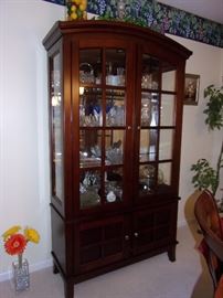 Curio entry table with beveled edge mirror