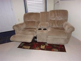 La-Z-Boy dual recliner loveseat with cup holderss and storage