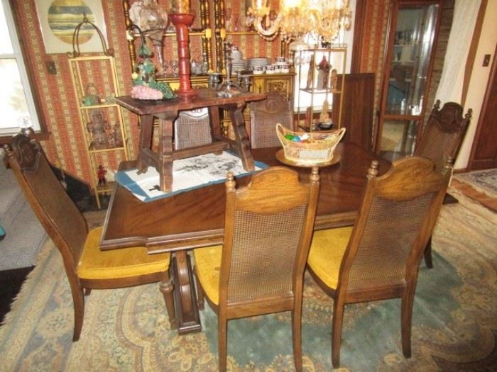 Vintage dining room table & chairs