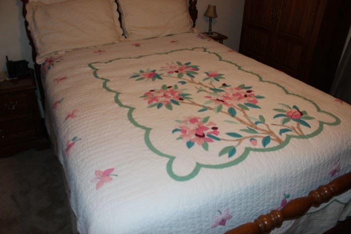 QUEEN SIZE BED (THOMASVILLE)