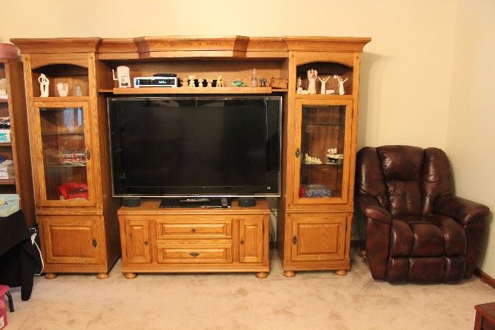 ENTERTAINMENT CENTER WITH SONY FLAT SCREEN  TELEVISION, ALSO ONE OF TWO MATCHING LEATHER LAZY BOY RECLINERS