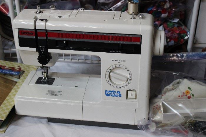 BROTHERS  PORTABLE SEWING MACHINE