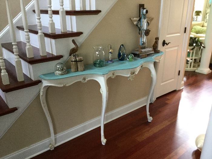 Great shabby chic hallway table with cabriolet legs 