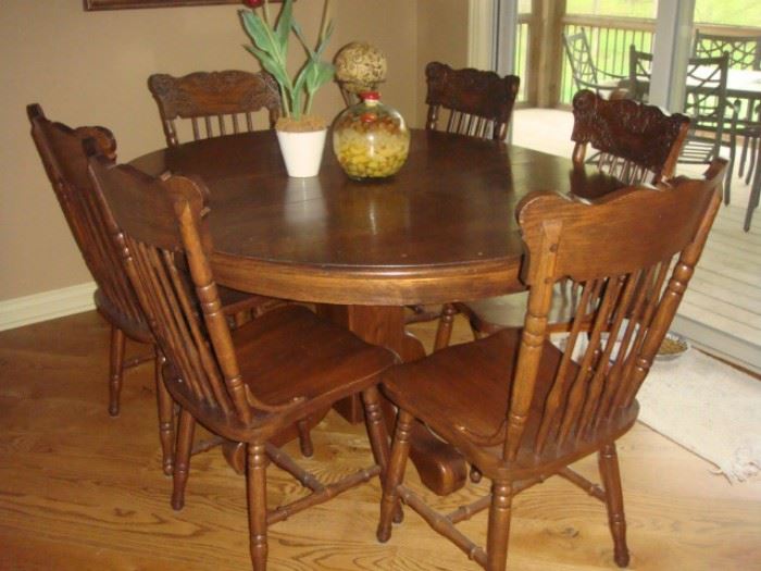 Oak Table and Chairs (there are only 5 chairs)