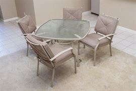 Patio Set.  Tempered Glass Top Table 28.5"h x 45"diameter w/4 Chairs:  $99.00 (as is)