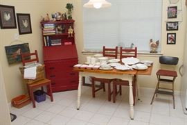 Ranch Style Kitchen Table w/4 chairs.  31"h x 42"w (with leafs extended 58"w) x 32"d:  $195.00
