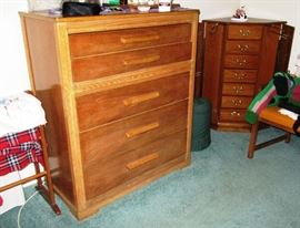 Dorsheimer 2 dresser jewelry cabinet