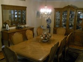 Thomasvilel dining set