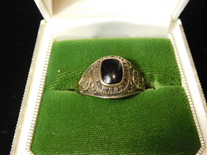 Herff Jones 10 Kt gold and onyx 1969 class ring 