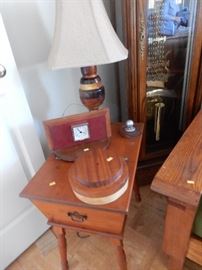 DOUGH BOX END TABLE, CLOCK, TURNED WOOD LAMP & TURNED WOOD CONTAINER