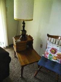 Matching wood night stands
Large lamp
Accent chair