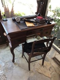 Gorgeous desk hard wood the chair pictured is one of 4