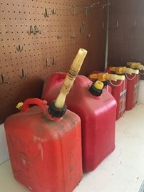 Gas containers, assorted