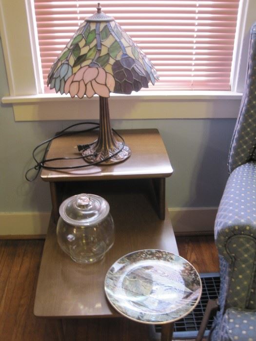 end table & Meyda  style glass lamp 