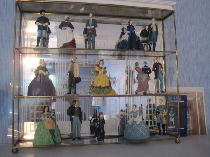 Gone with the Wind set of 15 figurines with glass display case