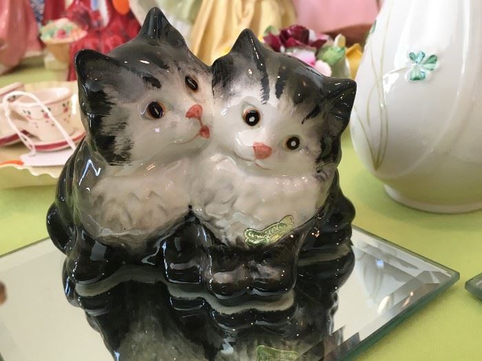 Sweet Goebel kitty figurine