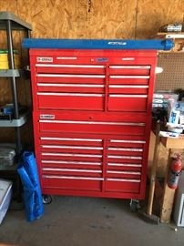 Nice 2 section rolling tool chest