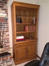 Pair of bookcases/cabinets (one shown)