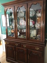 Thomasville lighted china cabinet with glass shelves