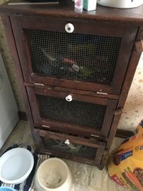 tater and onion bin
